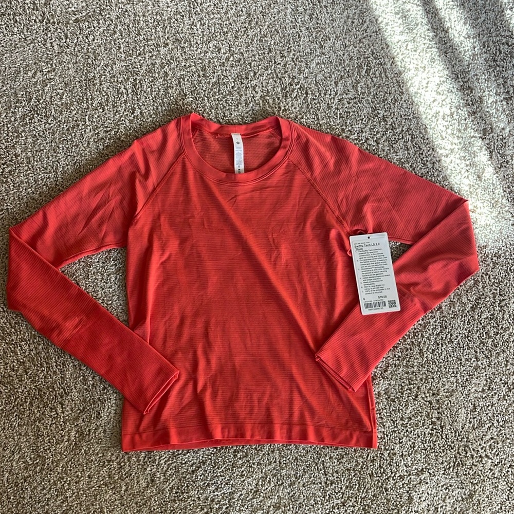Lululemon Swiftly Tech Long-Sleeve 2.0 size 6